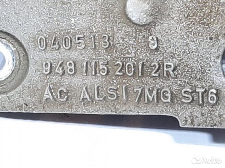 Кронштейн правый Porsche Cayenne 9PA M48 2005