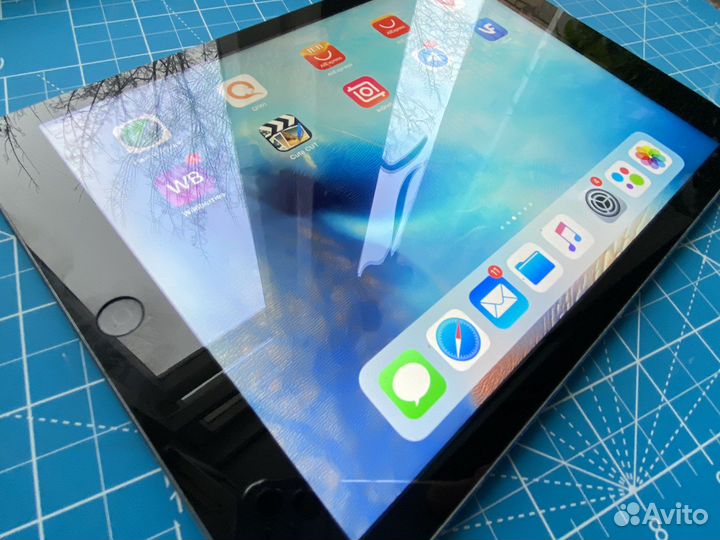 iPad AIR 64gb (с симкартой)