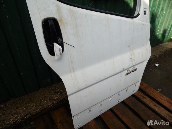 Дверь передняя прравая Рено Трафик белая