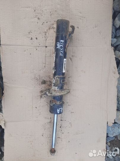 Стойка передняя правая Ford fiesta