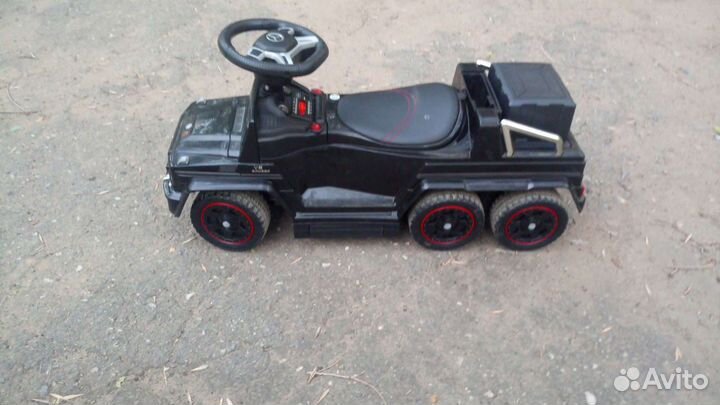 Машинка с электромотором