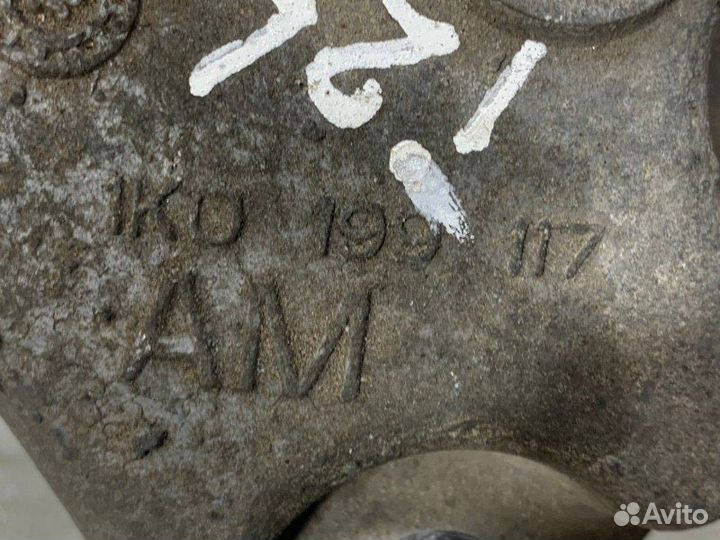 Кронштейн кпп Skoda Octavia A5