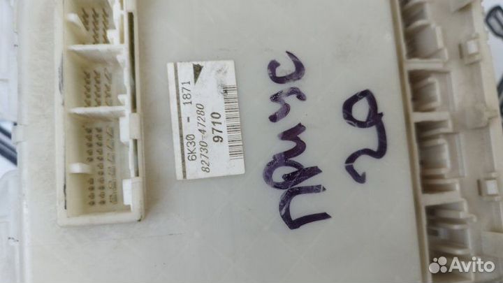 Блок предохранителей Toyota Prius NHW20 2007