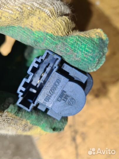 Датчик педали сцепления Volkswagen Polo 5 2013