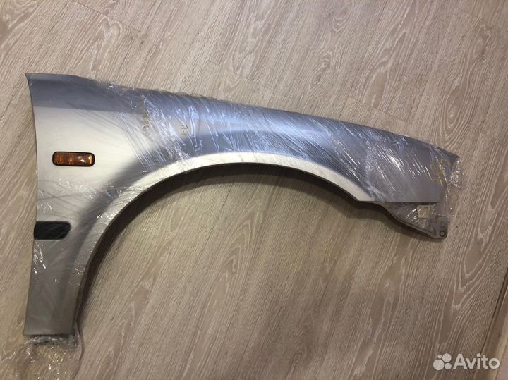 Крыло правое переднее