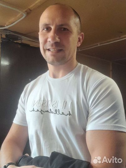 Свой человек, доверенное лицо