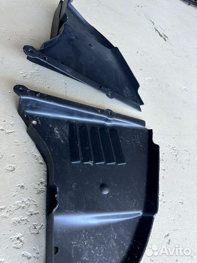 Bmw e60 локера М переднего бампера