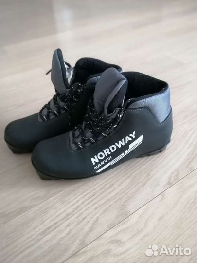 Лыжные ботинки