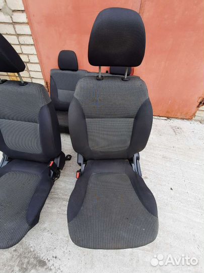 Комплект сидений mitsubishi l200 kb