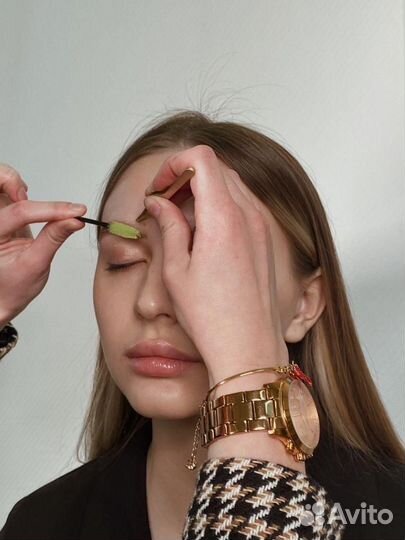 Модель на маникюр, окрашивания, массаж, стрижки