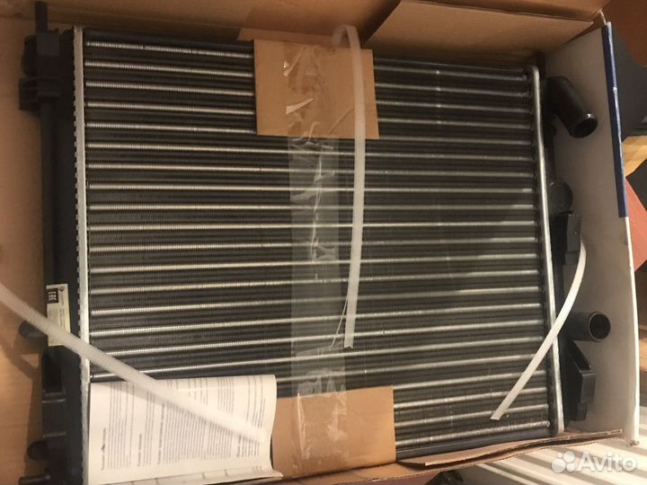 Радиатор охлаждения renault logan