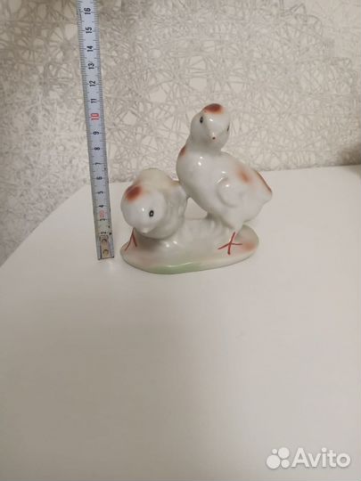 Фарфоровая статуэтка Цыплята, Румыния 1960 гг