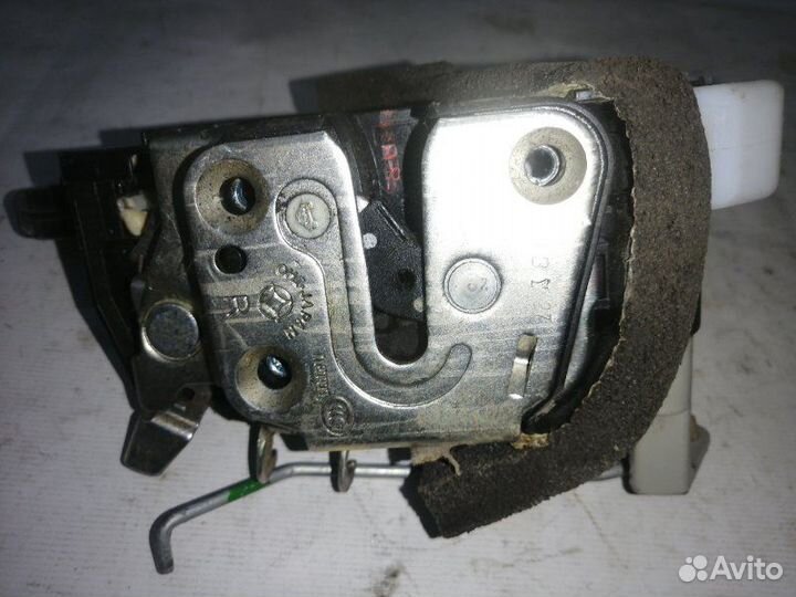 Замок двери передний правый Nissan Almera G15 2014