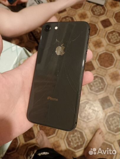 iPhone 8, 64 ГБ