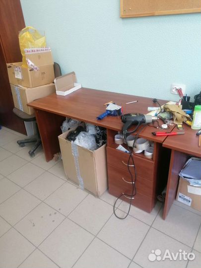 Офисная мебель, стеллажи