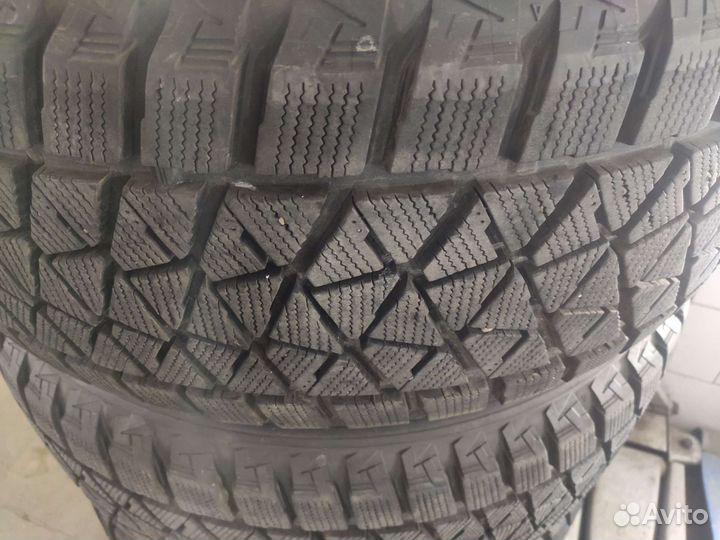 Bridgestone Blizzak DM-V2 275/50 R20 113R