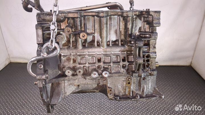 Блок цилиндров Toyota Avensis 1, 2001