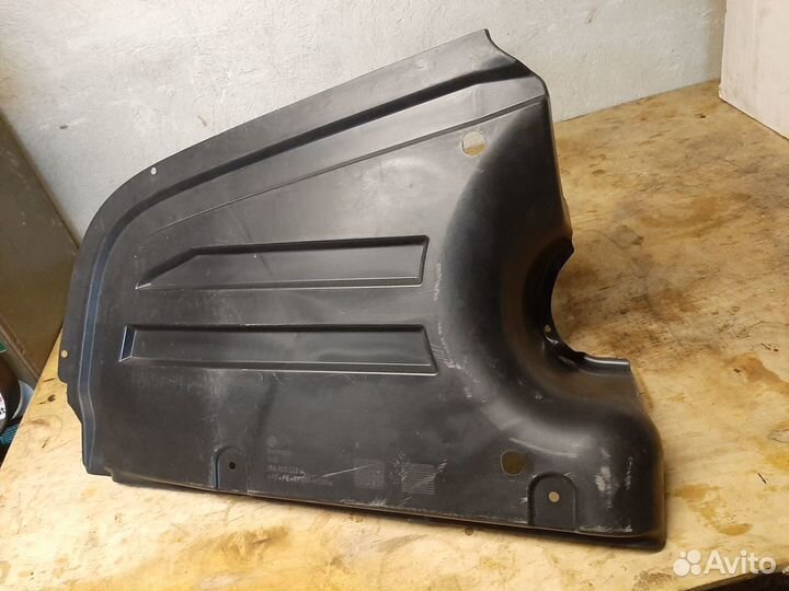 Обшивка днища задняя правая Volkswagen Passat B7