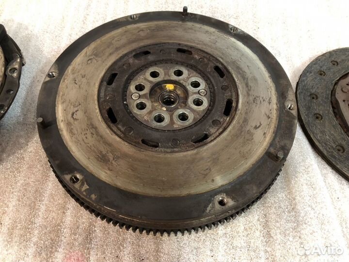 Маховик сцепления корзина на Audi A6 C4 2.5 TDI