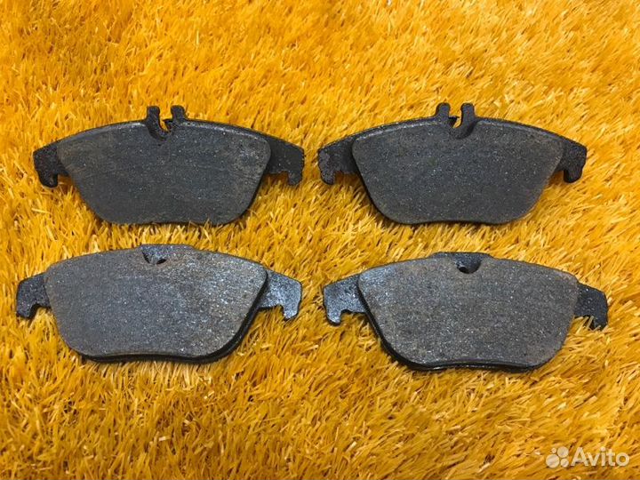 Колодки тормозные задние Mercedes-Benz C-Class