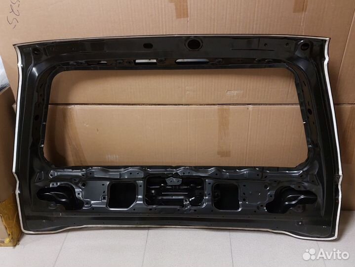 Крышка дверь багажника Land Cruiser 2016+