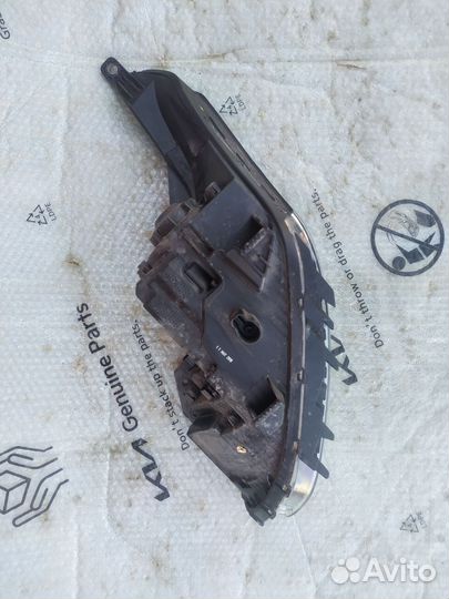 Фара правая Kia Cerato 4 Led 92102M6200 Оригинал