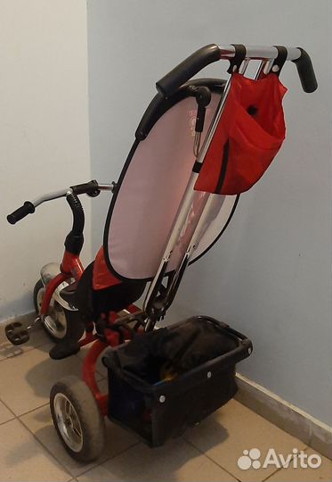 Трехколесный велосипед с ручкой для детей