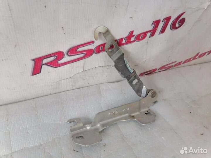 Петля капота правая Alfa Romeo 159 1