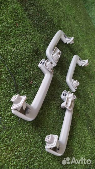 Ручки потолка комплект Volvo V50 B5254T3 2005