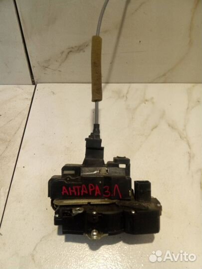 Замок двери задней левой Opel Antara рест. L07