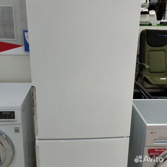 Холодильник Ariston HF4180W (Рассрочка / К2)