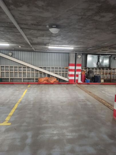 Машиноместо, 18 м²