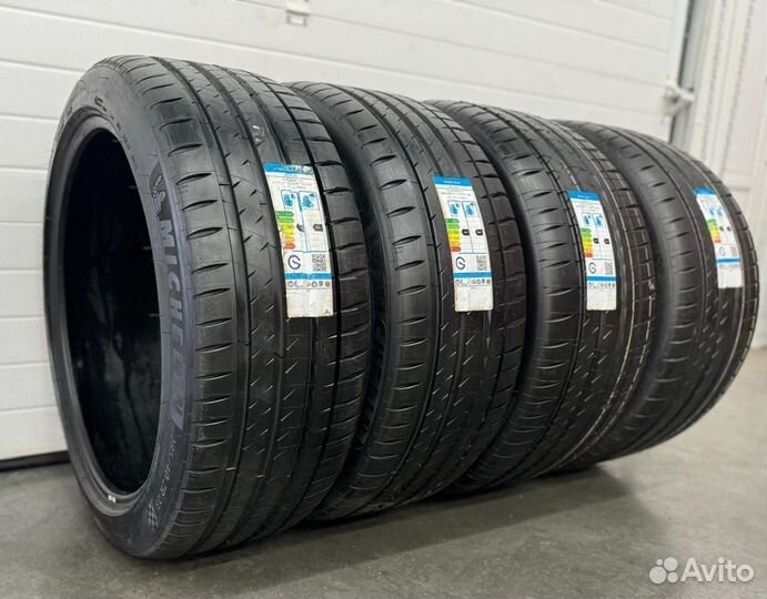 Michelin Pilot Sport 4 S 275/35 R21 и 315/30 R21 105Y