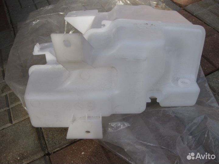 Бачок омывателя для Мицубиси Аутлендер XL