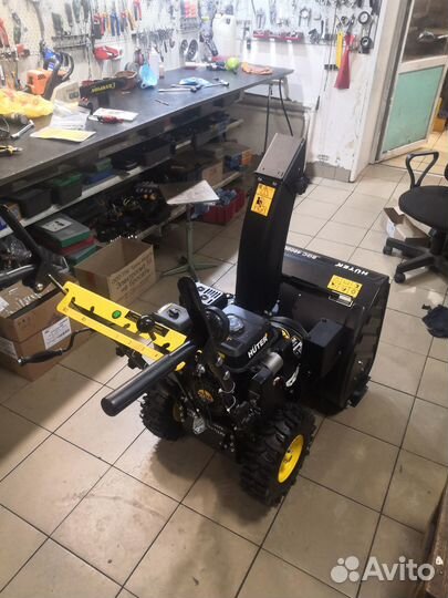 Снегоуборщик бензиновый самоходный