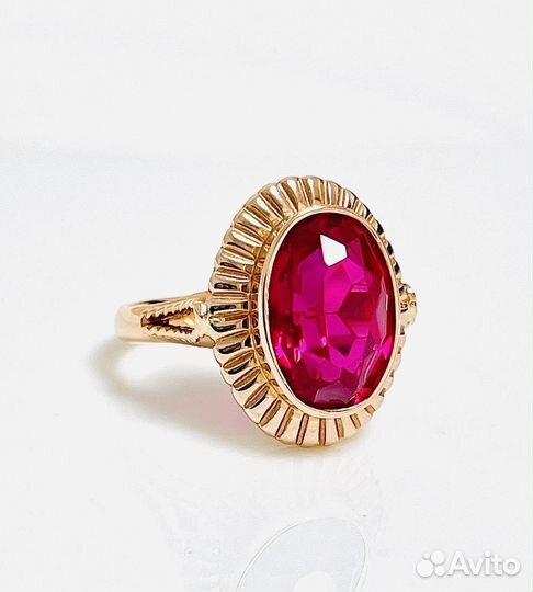 Золотое кольцо с корундом 583 проба