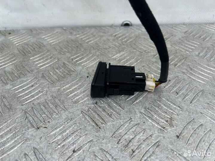 Кнопка аварийной сигнализации Kia Ceed JD D4FB