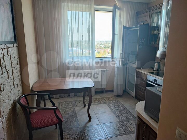 2-к. квартира, 65 м², 13/17 эт.