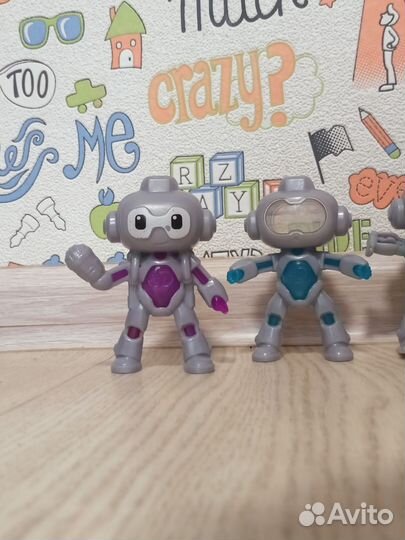 Коллекция игрушек роботы