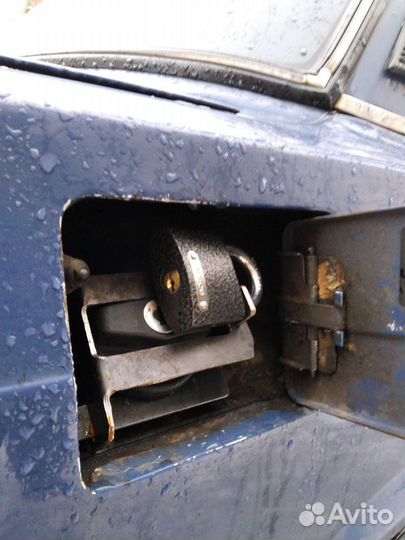 Скоба - крышка бензобака Ваз Защита от слива бензи