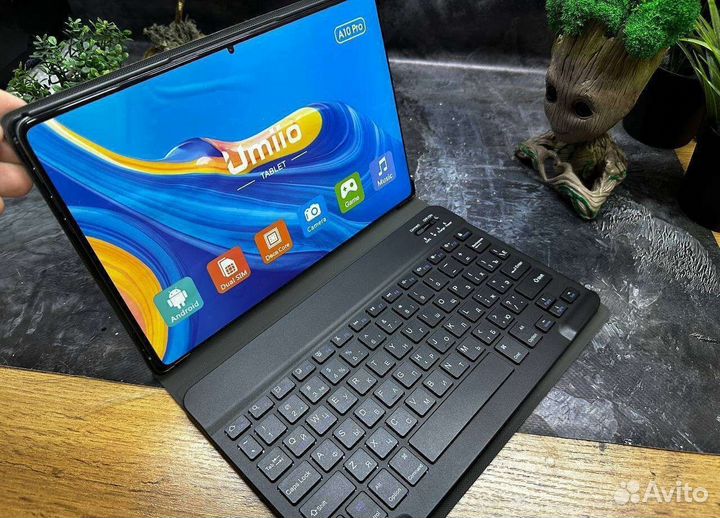 Планшет Umiio с клавиатурой