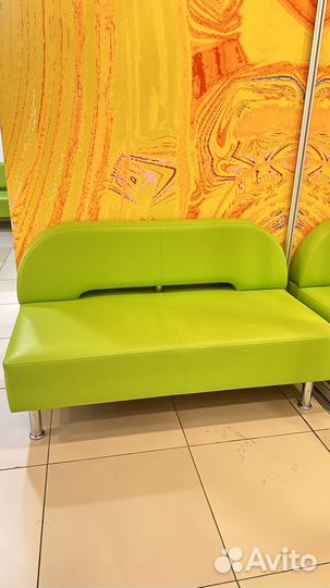 Кожаный диван