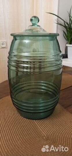 Банка стеклянная с крышкой
