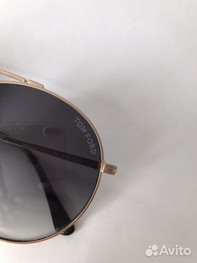 Солнцезащитные очки Tom Ford