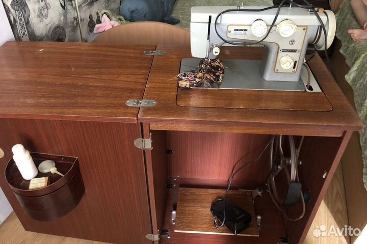 Швейная машинка Подольск 142