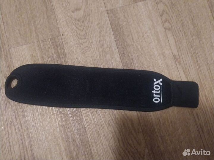 Кистевой бандаж (фиксатор)