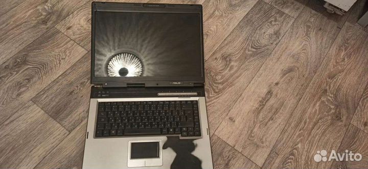 Ноутбук asus