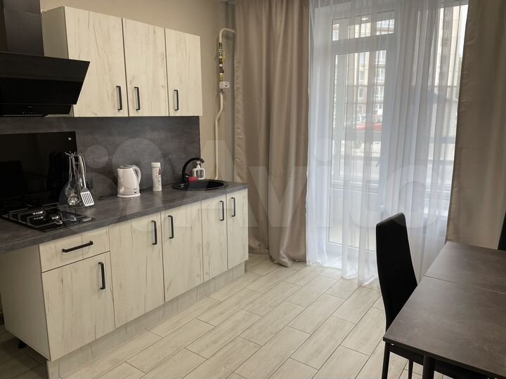 2-к. квартира, 58 м², 1/8 эт.