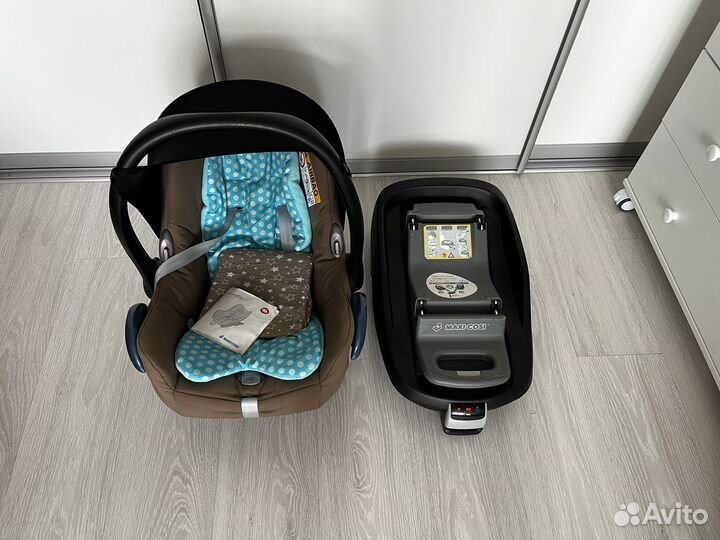 Автолюлька Maxi-cosi Cabriofix с базой isofix