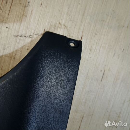 Накладка торпеды Toyota Hiace 1996г